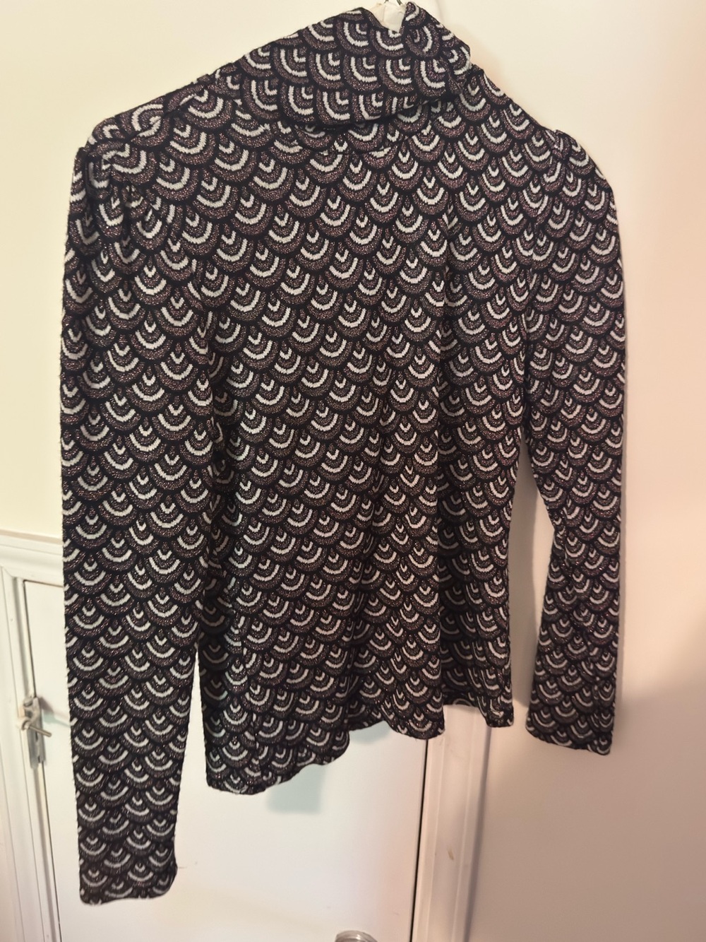 ModCloth Black and White Scallop Knit Top